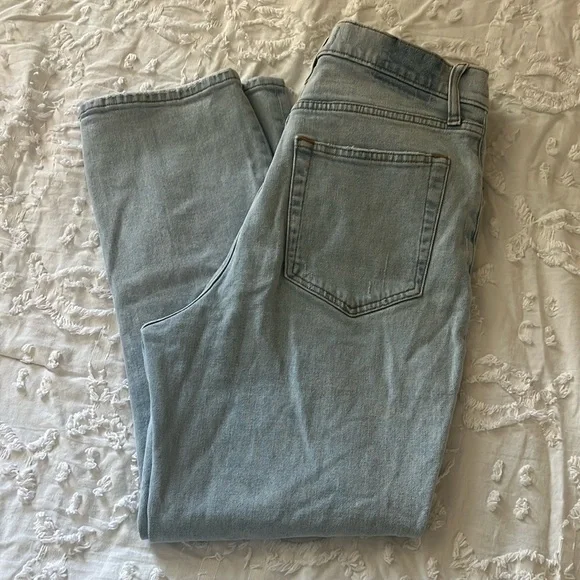 The Ankle Straight Ultra High Rise Abercrombie Jeans - Picture 4 of 9